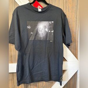 Reebok Unisex Hip Hop Graphic T-Shirt grey sz medium